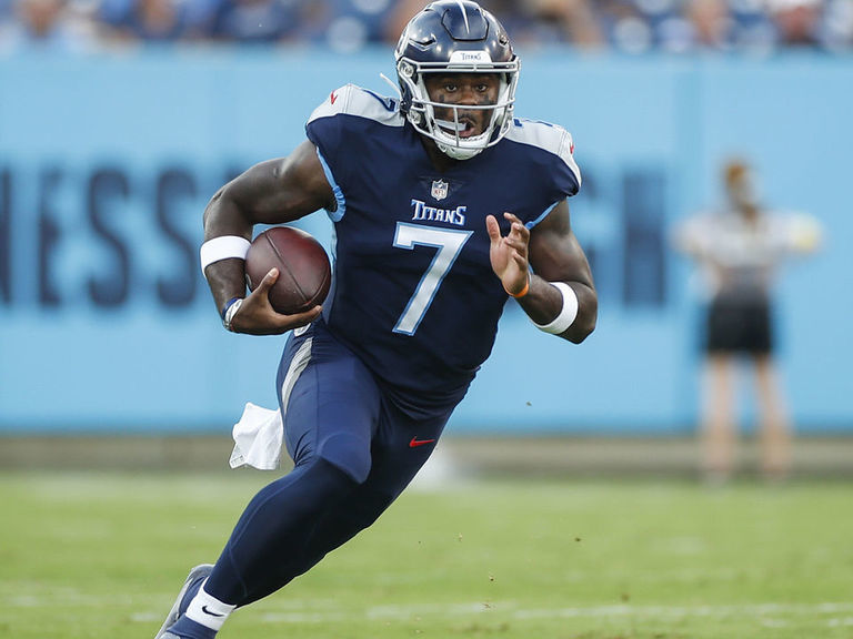 Malik Willis throws 1st NFL TD pass, Titans beat Bucs 13-3