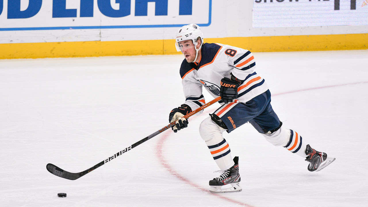 ST. LOUIS, MO - DECEMBER 29: Edmonton Oilers center Kyle Turris (8) skates with the puck during a game between the Edmonton Oilers and the St. Louis Blues on December 29, 2021, at the Enterprise Center in St. Louis MO