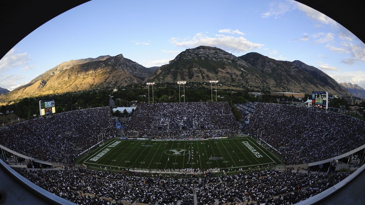 College Football: Scenic fisheye view of LaVell Edwards Stadium during BYU vs Florida State. Provo, UT 9/19/2009 CREDIT: John W. McDonough