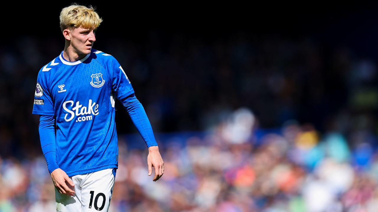 LIVERPOOL, ENGLAND - AUGUST 20: Anthony Gordon of Everton during the Premier League match between Everton FC and Nottingham Forest at Goodison Park on August 20, 2022 in Liverpool, United Kingdom.