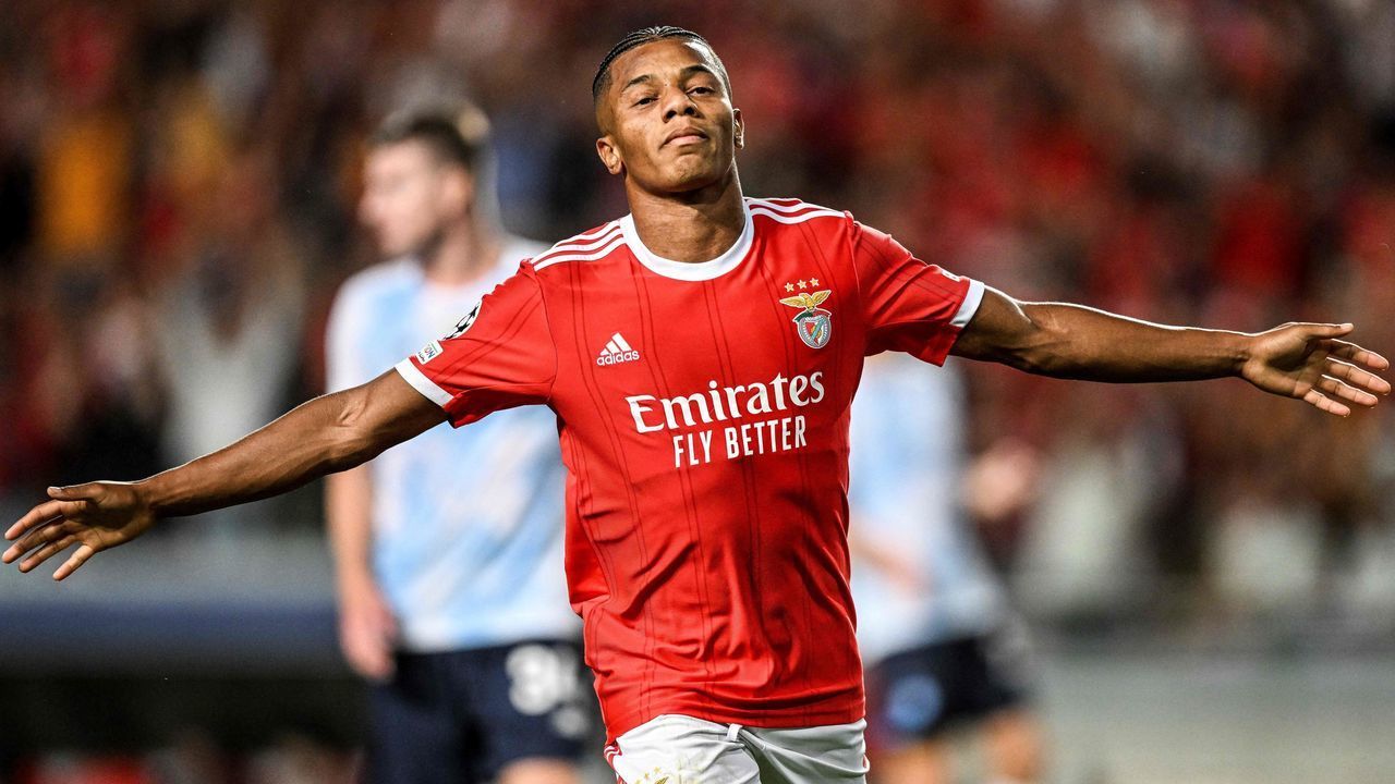 Benfica's Brazilian midfielder David Neres celebrates after scoring his team's third goal during the UEFA Champions League playoff second leg football match between SL Benfica and Dynamo Kiev at the Luz stadium in Lisbon on August 23, 2022.