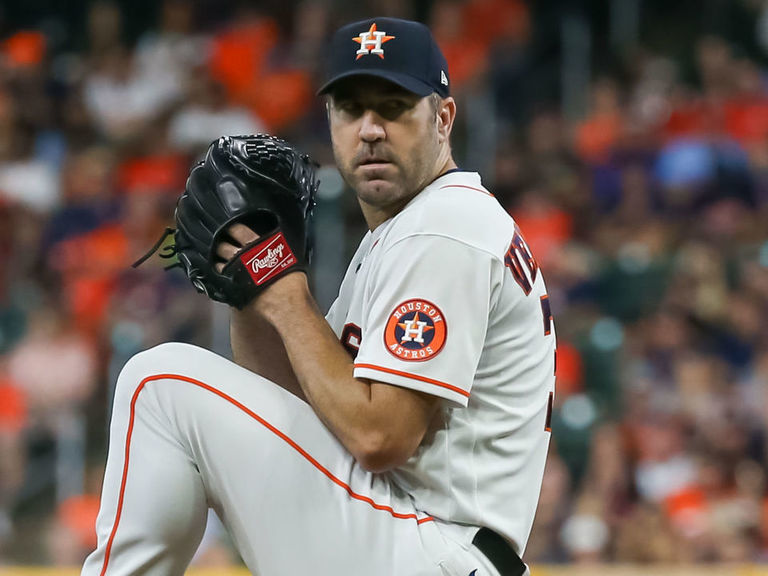 Justin Verlander declines $25M Astros option, becomes free agent