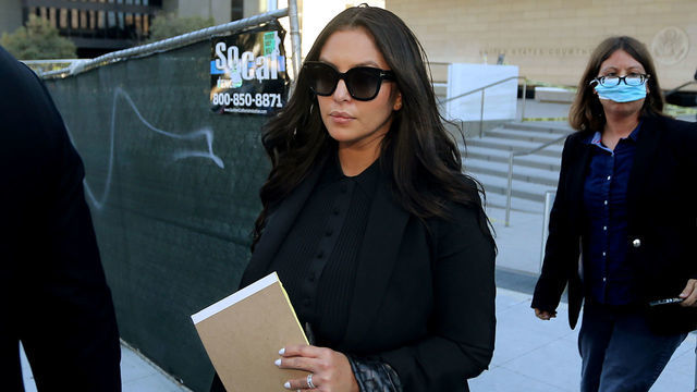 LOS ANGELES, CALIF. - AUG. 10, 2022. Vanessa Bryant, the widow of Lakers superstar Kobe Bryant, leaves the U.S. Courthouse in downtown Los Angeles on Wednesday, Aug. 9, 2022. She is suing the county for graphic photos taken by first responders at the scene of the helicopter crash that killed her husband. (Luis Sinco / Los Angeles Times via Getty Images)