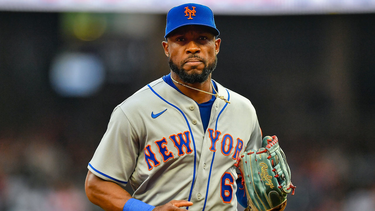 ATLANTA, GA August 18: New York right fielder Starling Marte (6) runs off the field during the MLB game between the New York Mets and the Atlanta Braves on August 18th, 2022 at Truist Park in Atlanta, GA.