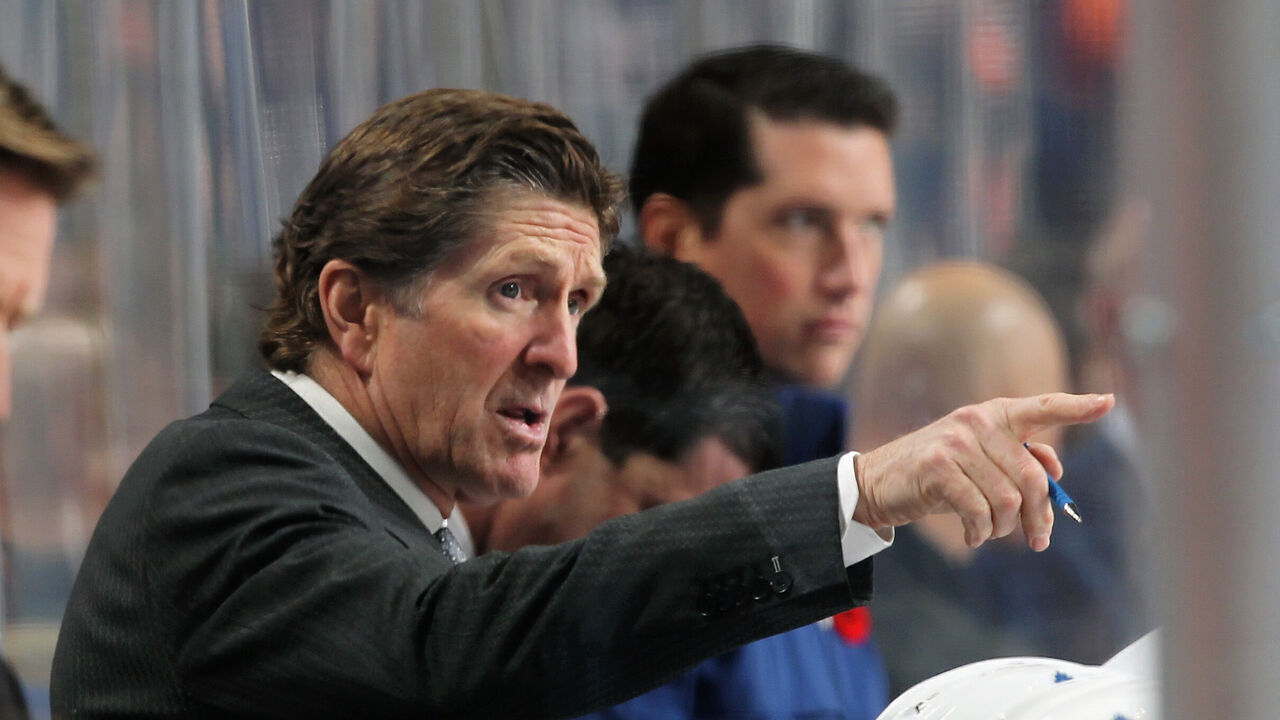 PHILADELPHIA, PA - NOVEMBER 02: Head Coach of the Toronto Maple Leafs Mike Babcock gives directions to his players during play against the Philadelphia Flyers on November 2, 2019 at the Wells Fargo Center in Philadelphia, Pennsylvania. The Maple Leafs went on to defeat the Flyers 4-3 in a shootout.