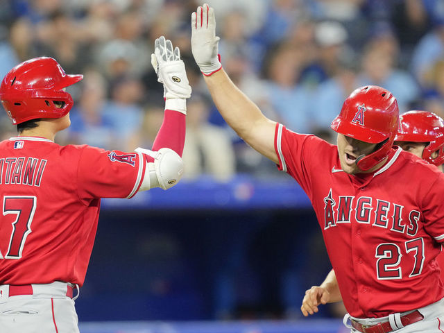 Los Angeles Angels' Mike Trout (27) runs to first base during a