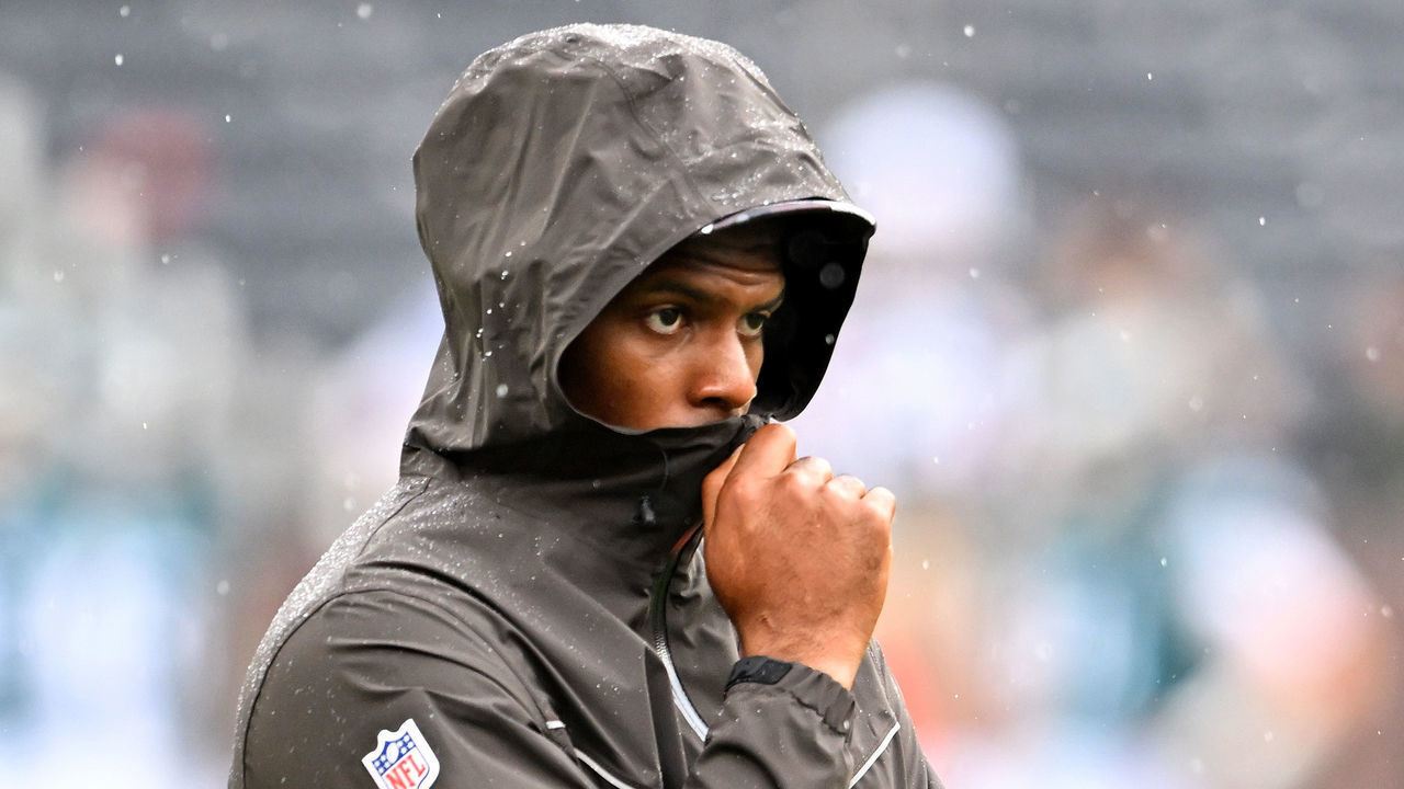 CLEVELAND, OHIO - AUGUST 21: Quarterback Deshaun Watson #4 of the Cleveland Browns watches pregame warmups prior to the start of a preseason game against the Philadelphia Eagles at FirstEnergy Stadium on August 21, 2022 in Cleveland, Ohio.