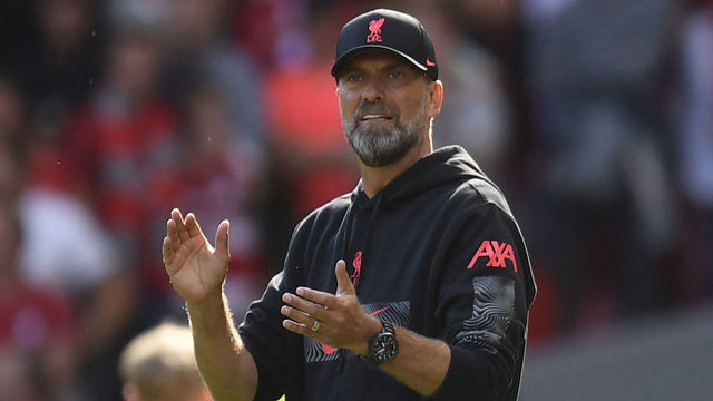 Liverpool's German manager Jurgen Klopp gestures on the touchline during the English Premier League football match between Liverpool and Bournemouth at Anfield in Liverpool, north west England on August 27, 2022. - - RESTRICTED TO EDITORIAL USE. No use with unauthorized audio, video, data, fixture lists, club/league logos or 'live' services. Online in-match use limited to 120 images. An additional 40 images may be used in extra time. No video emulation. Social media in-match use limited to 120 images. An additional 40 images may be used in extra time. No use in betting publications, games or single club/league/player publications.