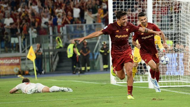ROME, ITALY - AUGUST 30: Paulo Dybala of AS Roma celebrates after scoring goal 2-0 during the Serie A match between AS Roma and AC Monza at Stadio Olimpico on August 30, 2022 in Rome, Italy.