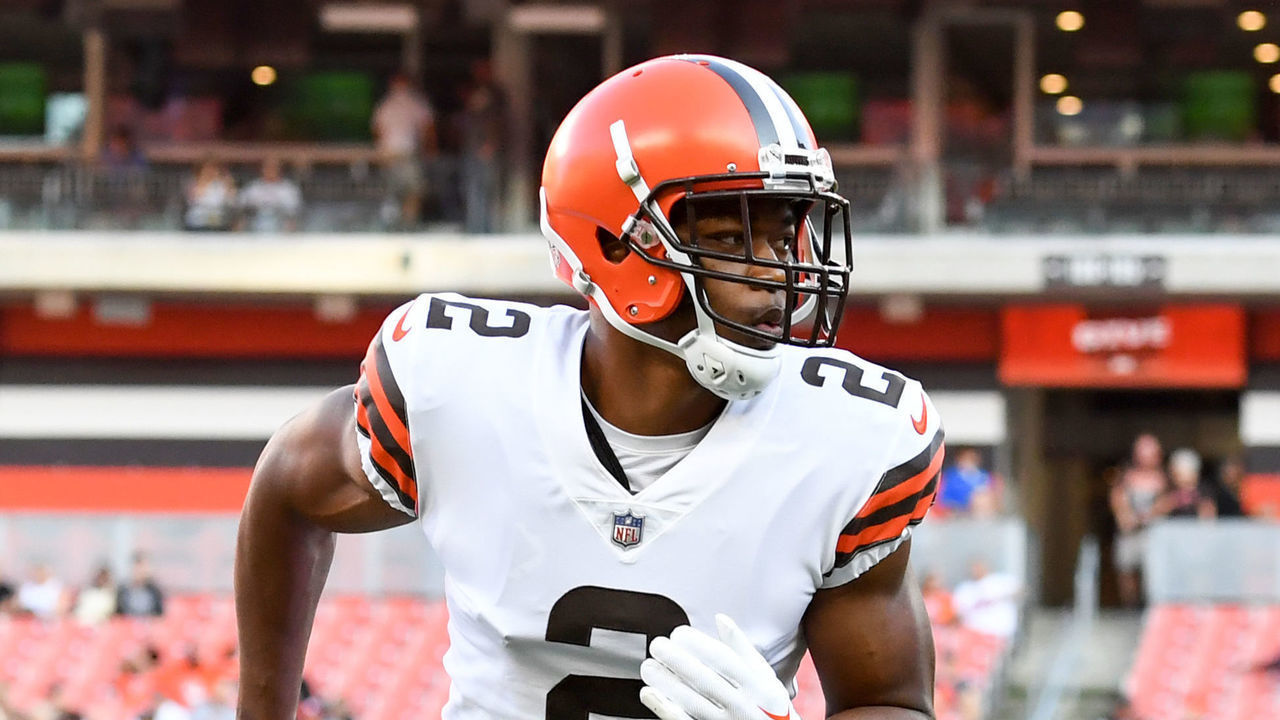 CLEVELAND, OH - AUGUST 27: Amari Cooper #2 of the Cleveland Browns warms up prior to a preseason game against the Chicago Bears at FirstEnergy Stadium on August 27, 2022 in Cleveland, Ohio.