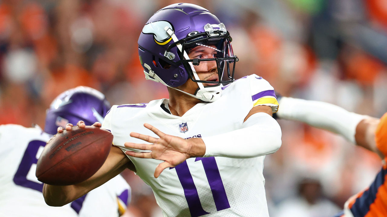 Browns claim QB Kellen Mond off waivers from Vikings