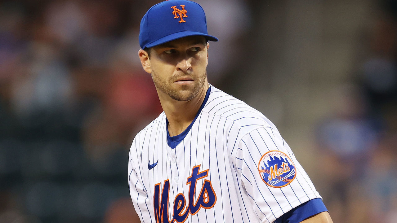 NEW YORK, NEW YORK - AUGUST 25: Jacob deGrom #48 of the New York Mets in action against the Colorado Rockies at Citi Field on August 25, 2022 in New York City. New York Mets defeated the Colorado Rockies 3-1.