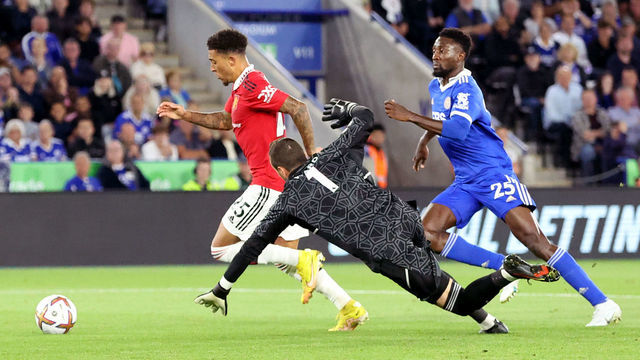 LEICESTER, ENGLAND - SEPTEMBER 01: Jadon Sancho of Manchester United scores their side's first goal during the Premier League match between Leicester City and Manchester United at The King Power Stadium on September 01, 2022 in Leicester, England.