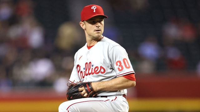 PHOENIX, ARIZONA - AUGUST 30: Relief pitcher David Robertson #30 of the Philadelphia Phillies pitches against the Arizona Diamondbacks during the MLB game at Chase Field on August 30, 2022 in Phoenix, Arizona. The Diamondbacks defeated the Phillies 12-3.
