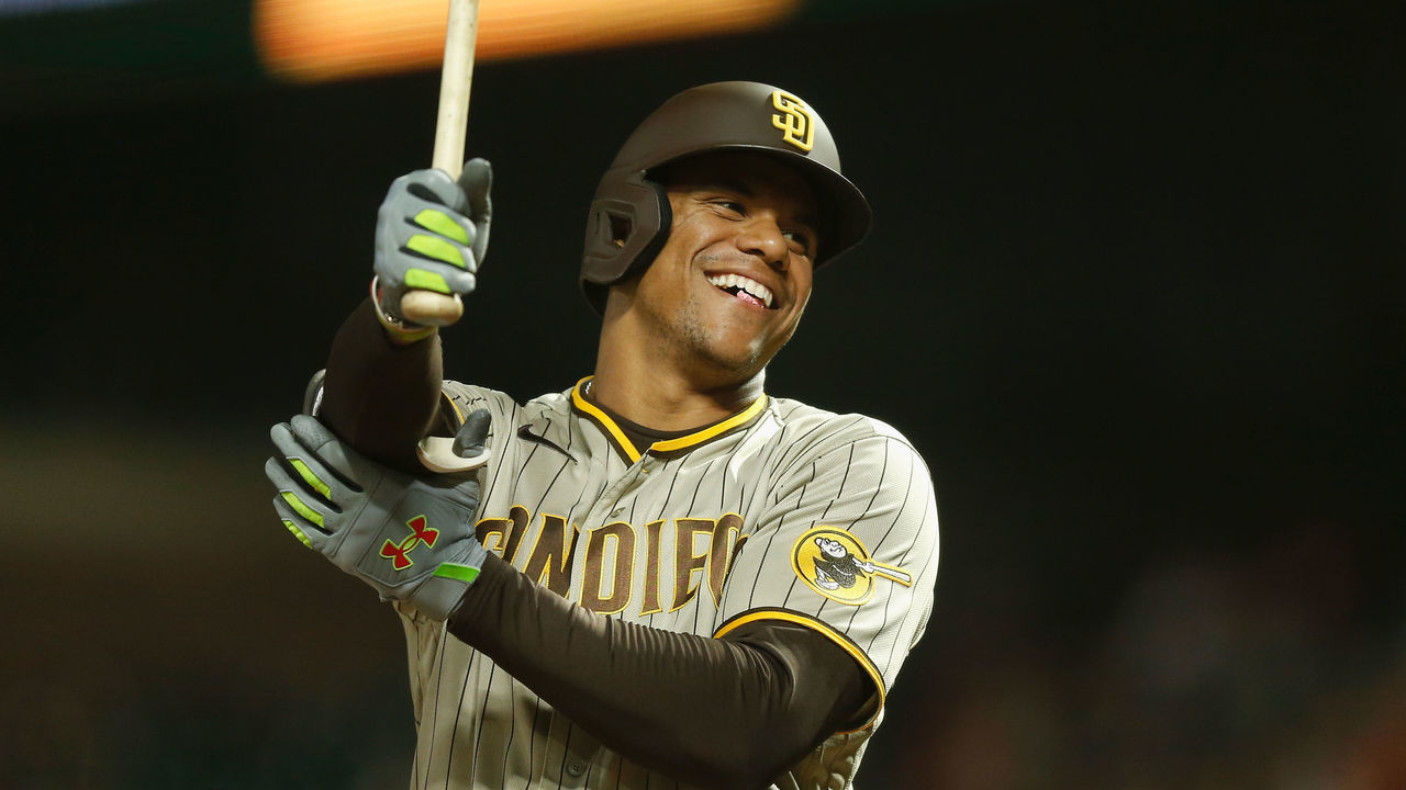 SAN FRANCISCO, CALIFORNIA - AUGUST 30: Juan Soto #22 of the San Diego Padres looks on while at bat against the San Francisco Giants at Oracle Park on August 30, 2022 in San Francisco, California.