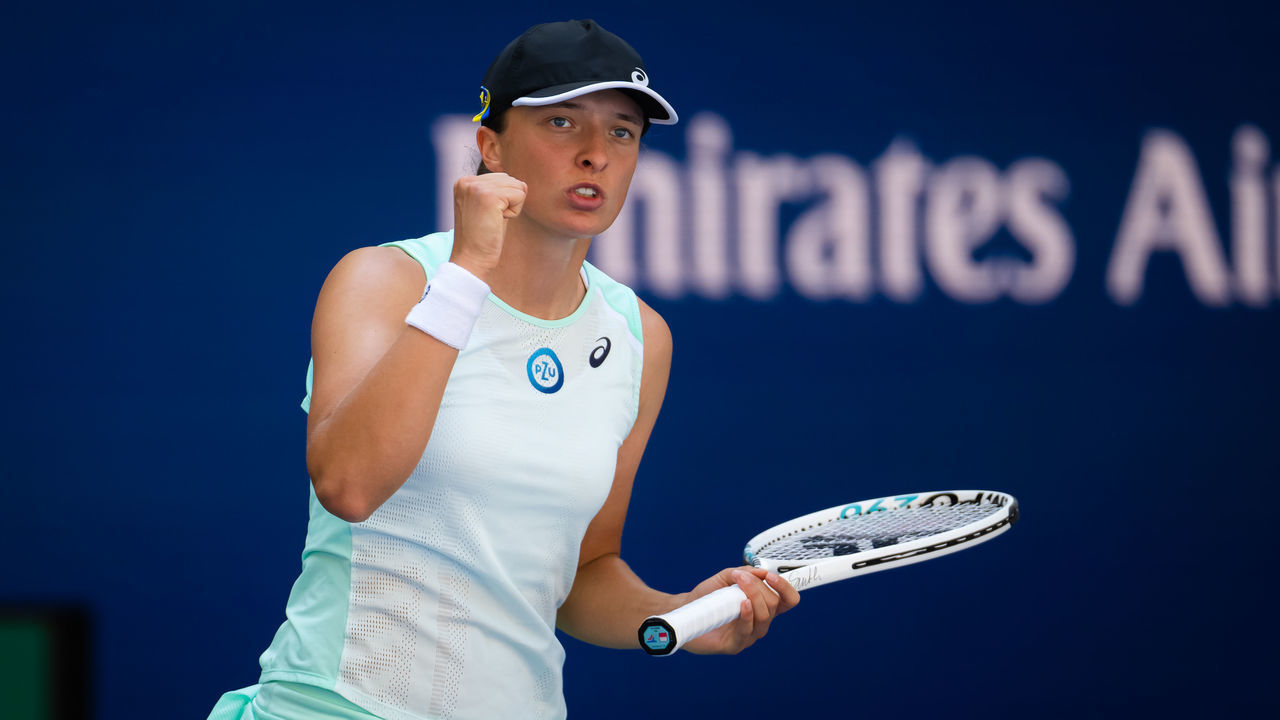 NEW YORK, NEW YORK - SEPTEMBER 01: Iga Swiatek of Poland celebrates winning a point against Sloane Stephens of the United States in her second round match on Day 4 of the US Open Tennis Championships at USTA Billie Jean King National Tennis Center on September 01, 2022 in New York City