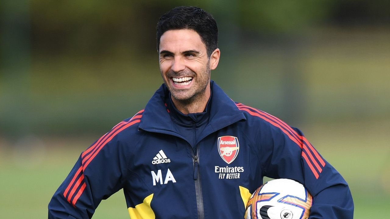 ST ALBANS, ENGLAND - AUGUST 30: Arsenal manager Mikel Arteta during a training session at London Colney on August 30, 2022 in St Albans, England.
