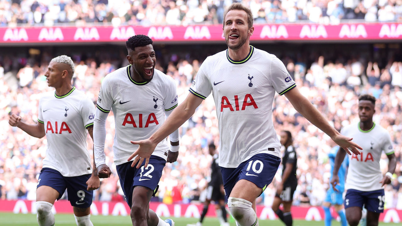 LONDON, ENGLAND - SEPTEMBER 03: Harry Kane of Tottenham Hotspur celebrates after scoring their team's second goal during the Premier League match between Tottenham Hotspur and Fulham FC at Tottenham Hotspur Stadium on September 03, 2022 in London, England.