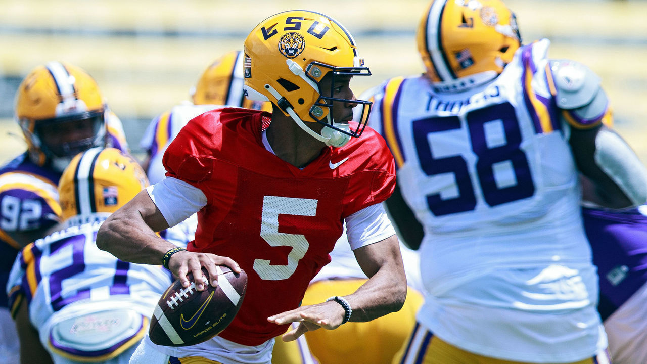 BATON ROUGE, LA - APRIL 23: LSU Tigers quarterback Jayden Daniels (5) throws a pass during the LSU Spring Game on April 23, 2022, at Tiger Stadium in Baton Rouge, Louisiana. Photo by John Korduner/Icon Sportswire via Getty Images)