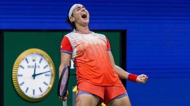 TOPSHOT - Tunisia's Ons Jabeur celebrates after defeating Russia's Veronika Kudermetova in their 2022 US Open Tennis tournament women's singles Round of 16 match at the USTA Billie Jean King National Tennis Center in New York, on September 4, 2022.
