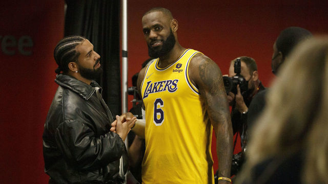 TORONTO, ON - MARCH 18: Drake and LeBron James #6 of the Los Angeles Lakers talk after the NBA game between the Toronto Raptors and the Los Angeles Lakers at Scotiabank Arena on March 18, 2022 in Toronto, Canada.