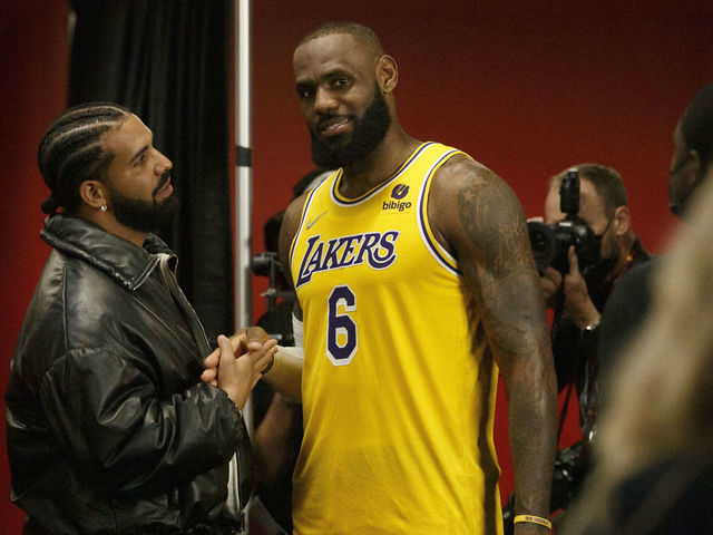 TORONTO, ON - MARCH 18: Drake and LeBron James #6 of the Los Angeles Lakers talk after the NBA game between the Toronto Raptors and the Los Angeles Lakers at Scotiabank Arena on March 18, 2022 in Toronto, Canada.