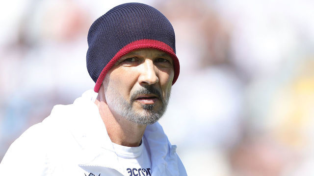LA SPEZIA, ITALY - SEPTEMBER 04: Sinisa Mihajlovic manager of Bologna FC looks on during the Serie A match between Spezia Calcio and Bologna FC at Stadio Alberto Picco on September 4, 2022 in La Spezia, Italy.