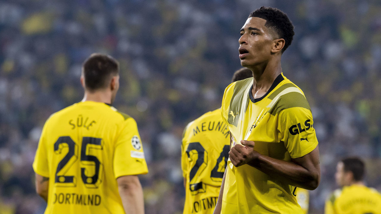 DORTMUND, GERMANY - SEPTEMBER 06: Jude Bellingham of Borussia Dortmund celebrates scoring the goal to the 3:0 during the Champions League match between Borussia Dortmund and FC Copenhagen at the Signal Iduna Park on September 06, 2022 in Dortmund, Germany.