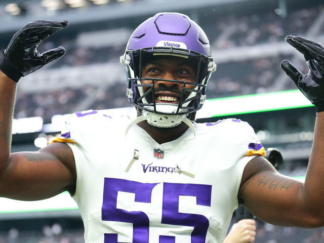 LAS VEGAS, NEVADA - AUGUST 14: Linebacker Za'Darius Smith #55 of the Minnesota Vikings warms up before a preseason game against the Las Vegas Raiders at Allegiant Stadium on August 14, 2022 in Las Vegas, Nevada.