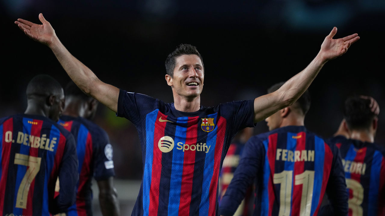 BARCELONA, SPAIN - SEPTEMBER 07: Robert Lewandowski of FC Barcelona celebrates after scoring their team's fourth goal and their hat-trick during the UEFA Champions League group C match between FC Barcelona and Viktoria Plzen at Spotify Camp Nou on September 07, 2022 in Barcelona, Spain.