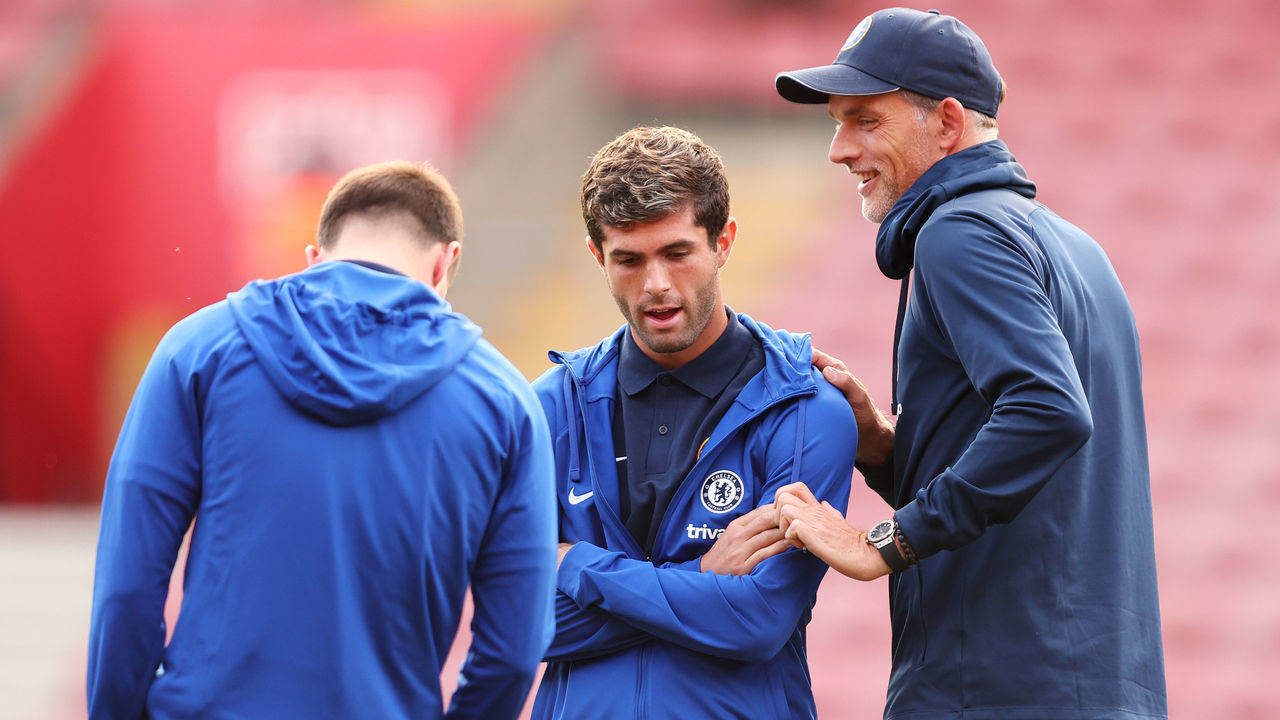 SOUTHAMPTON, ENGLAND - AUGUST 30: Thomas Tuchel, Manager of Chelsea interacts with Christian Pulisic prior to the Premier League match between Southampton FC and Chelsea FC at Friends Provident St. Mary's Stadium on August 30, 2022 in Southampton, England.
