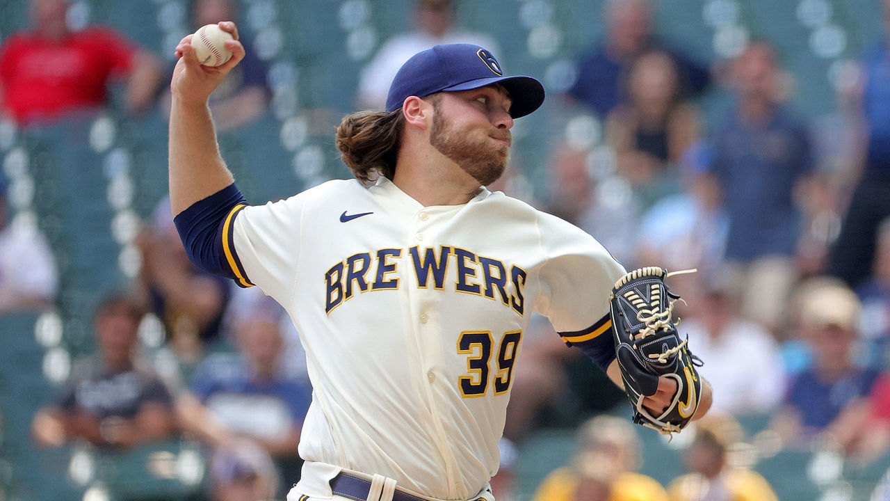 MILWAUKEE, WISCONSIN - SEPTEMBER 08: Corbin Burnes #39 of the Milwaukee Brewers throws a pitch during the first inning of game one of a doubleheader against the San Francisco Giants at American Family Field on September 08, 2022 in Milwaukee, Wisconsin.