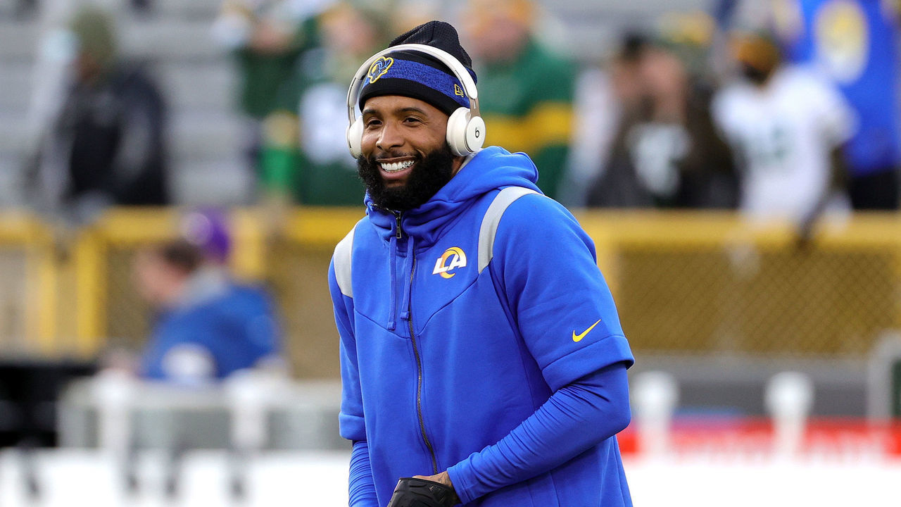 GREEN BAY, WISCONSIN - NOVEMBER 28: Odell Beckham Jr. #3 of the Los Angeles Rams reacts during pregame warm-ups before the game against the Green Bay Packers at Lambeau Field on November 28, 2021 in Green Bay, Wisconsin.