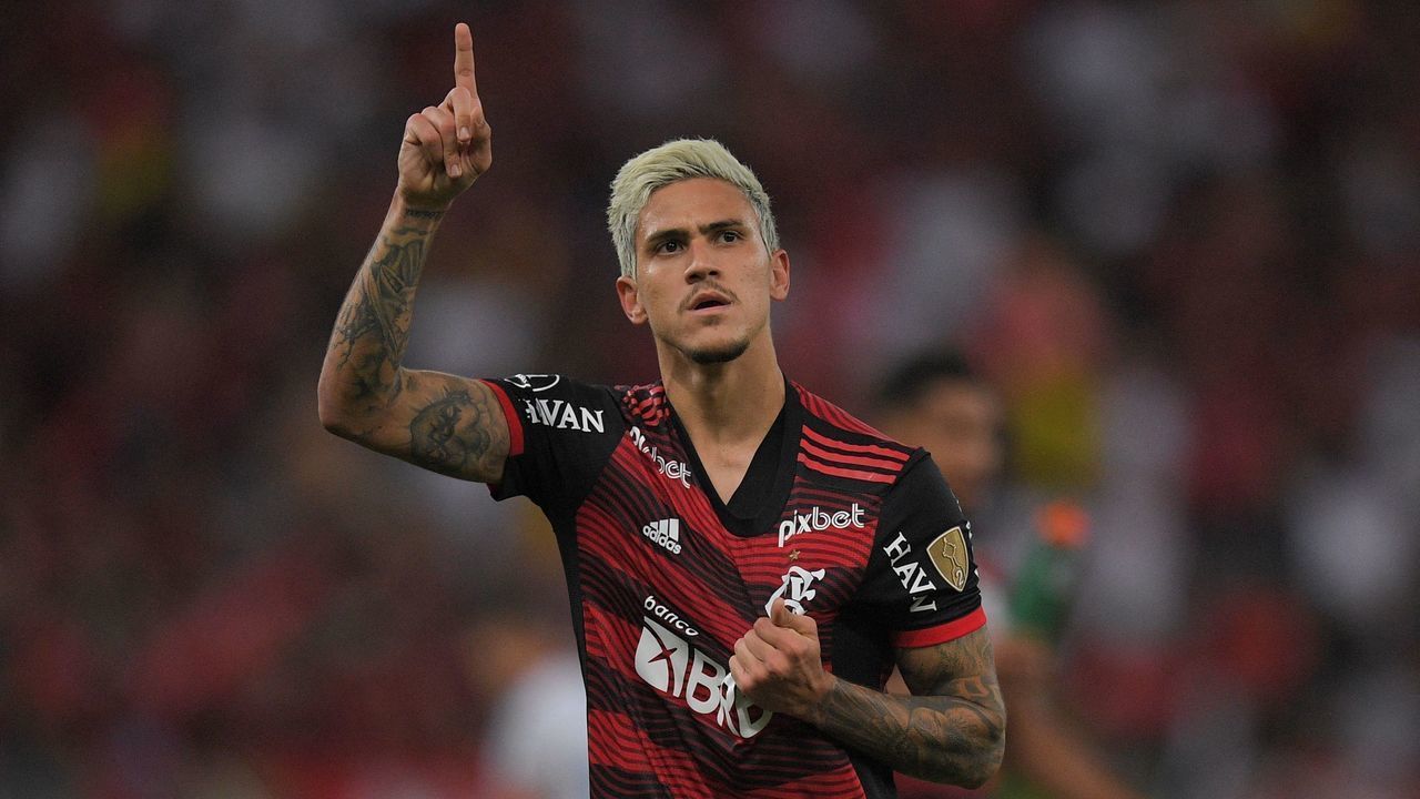 Flamengo's Brazilian forward Pedro celebrates after scoring against Velez Sarsfield during the Copa Libertadores second leg semifinal football match between Flamengo and Velez Sarsfield, at the Maracana stadium in Rio de Janeiro, Brazil, on September 7, 2022.