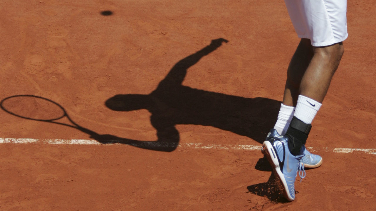 US James Blake serves to Spain's Nicolas Almagro during the second round of the French tennis Open at Roland Garros in Paris 2nd June 2006. AFP PHOTO JACK GUEZ
