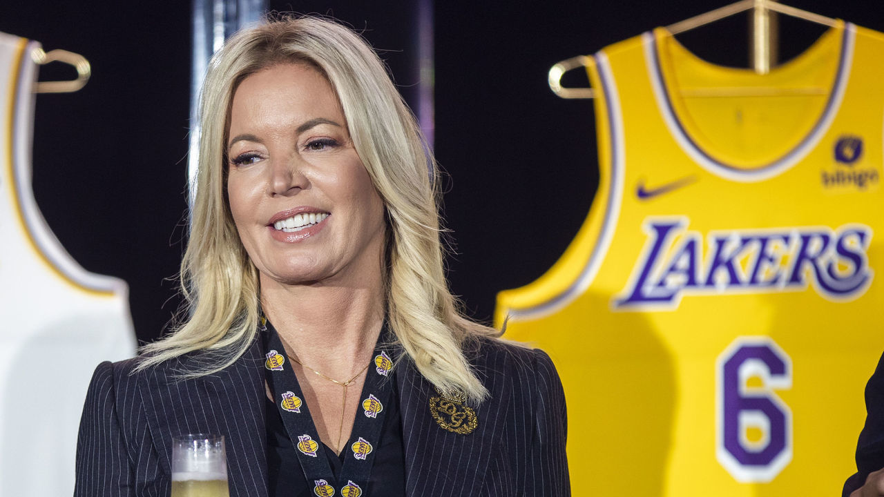 EL SEGUNDO, CA - September 20: Jeanie Buss, CEO / Governor / Co-owner of the Los Angeles Lakers, holds a new Lakers jersey as the Lakers host a 2021-2022 season kick-off event to unveil and announce a new global marketing partnership with Bibigo, which will appear on the Lakers jersey at the UCLA Health Training Center in El Segundo on Monday, Sept. 20, 2021. (Allen J. Schaben / Los Angeles Times via Getty Images)