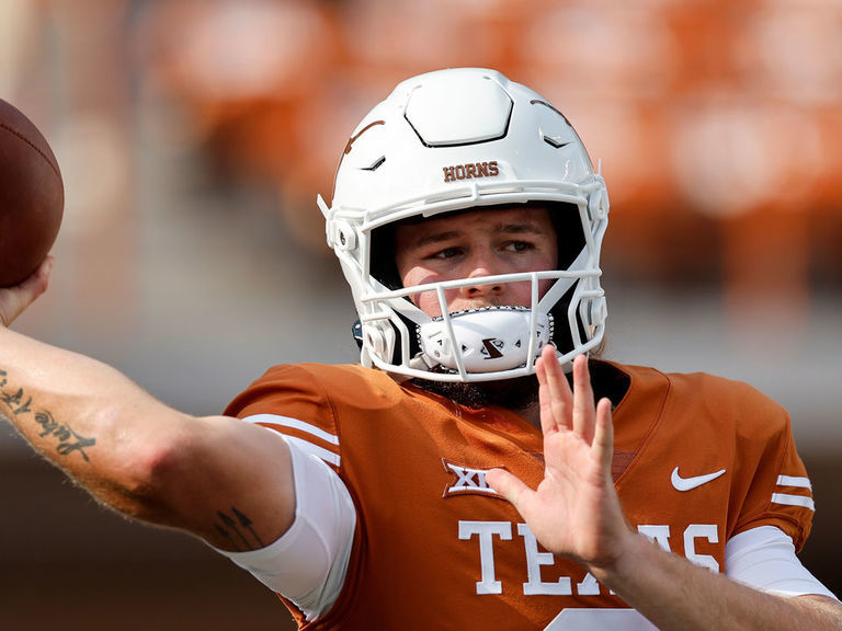 Texas' Ewers Exits Vs. Alabama With Clavicle Injury | TheScore.com