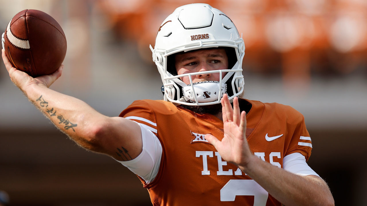 AUSTIN, TEXAS - SEPTEMBER 10: Quinn Ewers #3 of the Texas Longhorns warms up before the game against the Alabama Crimson Tide at Darrell K Royal-Texas Memorial Stadium on September 10, 2022 in Austin, Texas.