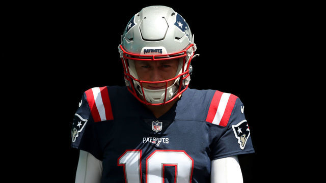 MIAMI GARDENS, FLORIDA - SEPTEMBER 11: Mac Jones #10 of the New England Patriots takes the field before the game against the Miami Dolphins at Hard Rock Stadium on September 11, 2022 in Miami Gardens, Florida.
