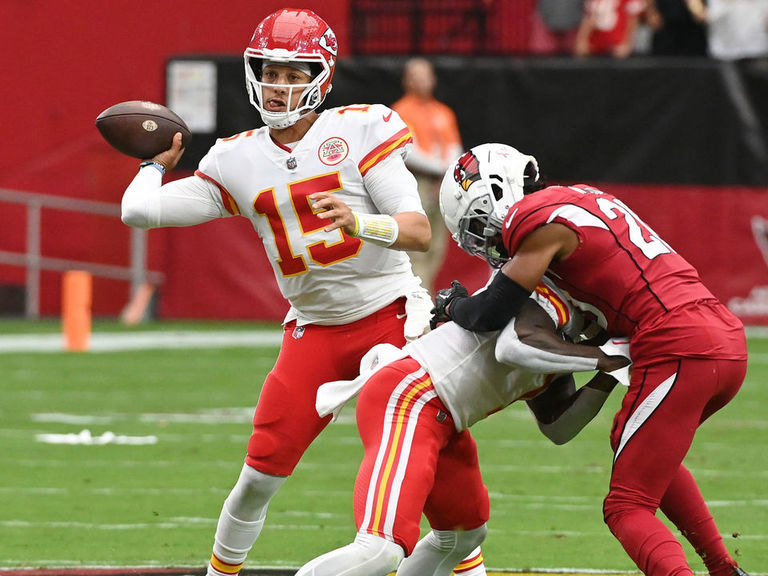 Patrick Mahomes throws five TDs as Kansas City hammers Arizona - The Globe  and Mail