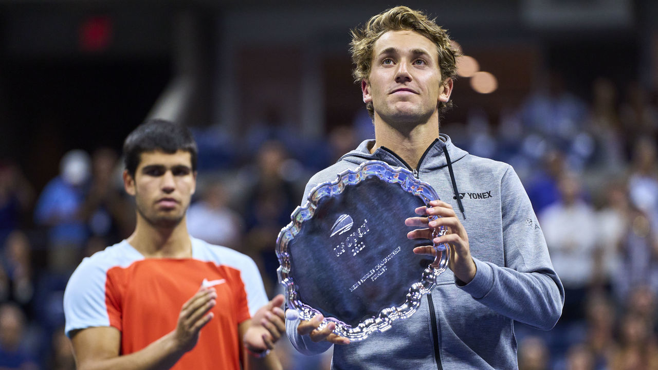 2022 US Open - Day 14 NEW YORK, NEW YORK - SEPTEMBER 11: Casper Ruud of Norway celebrates with the runner-up trophy after being defeated by Carlos Alcaraz of Spain during their Men’s Singles Final match on Day Fourteen of the 2022 US Open at USTA Billie Jean King National Tennis Center on September 11, 2022 in the Flushing neighborhood of the Queens borough of New York City.