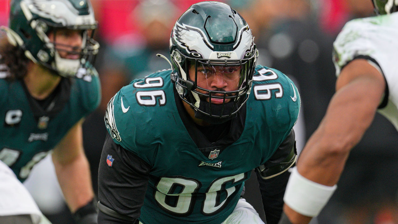 TAMPA, FL - JANUARY 16: Philadelphia Eagles defensive end Derek Barnett (96) waits for the snap during the game between the Philadelphia Eagles and the Tampa Bay Buccaneers on January 16, 2022 at Raymond James Stadium in Tampa, FL.
