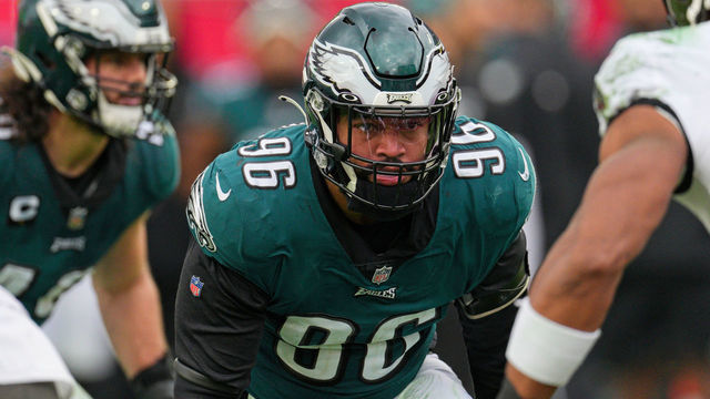 TAMPA, FL - JANUARY 16: Philadelphia Eagles defensive end Derek Barnett (96) waits for the snap during the game between the Philadelphia Eagles and the Tampa Bay Buccaneers on January 16, 2022 at Raymond James Stadium in Tampa, FL.