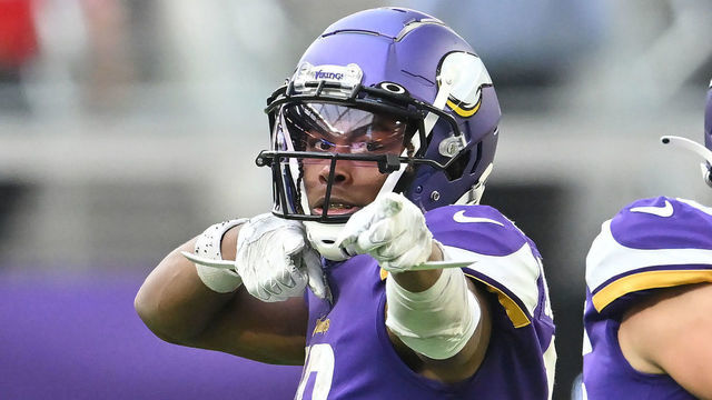 MINNEAPOLIS, MINNESOTA - SEPTEMBER 11: Minnesota Vikings wide receiver Justin Jefferson (18) signals first down after a catch against the Green Bay Packers during the third quarter of an NFL football game at U.S. Bank Stadium in Minneapolis, Minn. on Sunday, Sept. 11, 2022. Minnesota beat Green Bay, 23-7. (John Autey / MediaNews Group / St. Paul Pioneer Press via Getty Images)