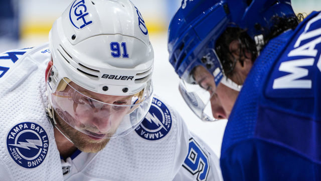 TORONTO, ON - NOVEMBER 4: Steven Stamkos #91 of the Tampa Bay Lightning takes a face-off against Auston Matthews #34 of the Toronto Maple Leafs during the second period at the Scotiabank Arena on November 4, 2021 in Toronto, Ontario, Canada.