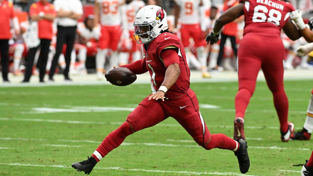 GLENDALE, ARIZONA - SEPTEMBER 11: Kyler Murray #1 of the Arizona Cardinals runs with the ball against the Kansas City Chiefs at State Farm Stadium on September 11, 2022 in Glendale, Arizona.