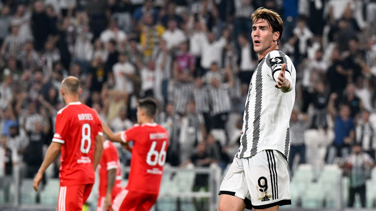 TURIN, ITALY - SEPTEMBER 14: Dusan Vlahovic of Juventus reacts during the UEFA Champions League group H match between Juventus and SL Benfica at Allianz Stadium on September 14, 2022 in Turin, Italy.