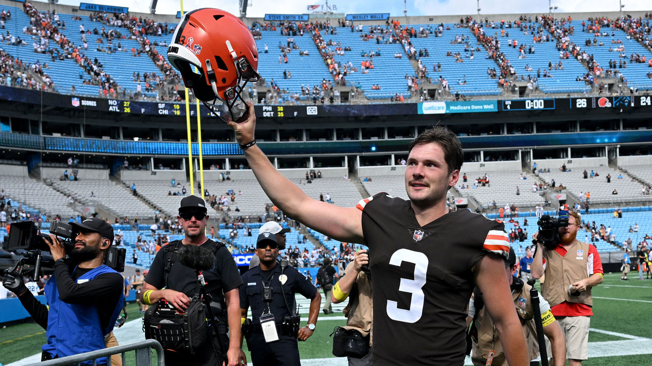 Kicker Phil Dawson of the Cleveland Browns kicks a field goal as News  Photo - Getty Images