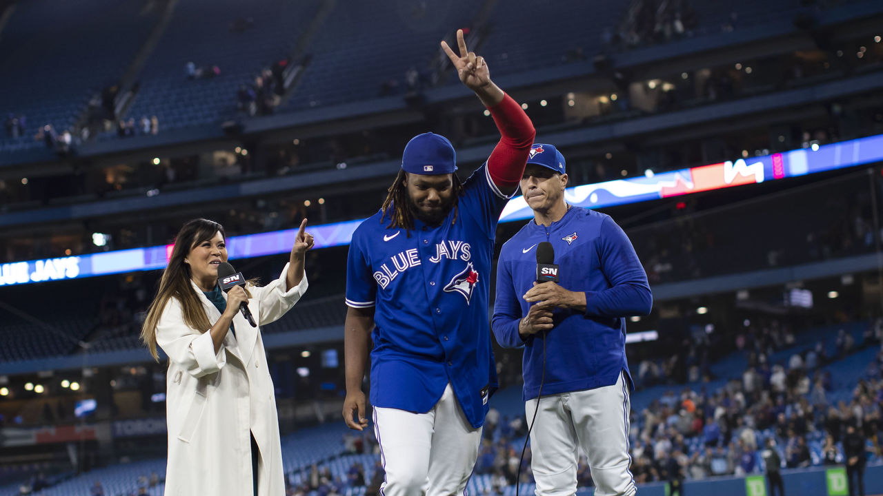 Guerrero Jr. hits 100th career home run as Blue Jays beat Rays