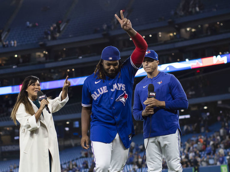 Guerrero Hits 100th Homer At Age 23, Blue Jays Beat Rays 5-1 - Bloomberg